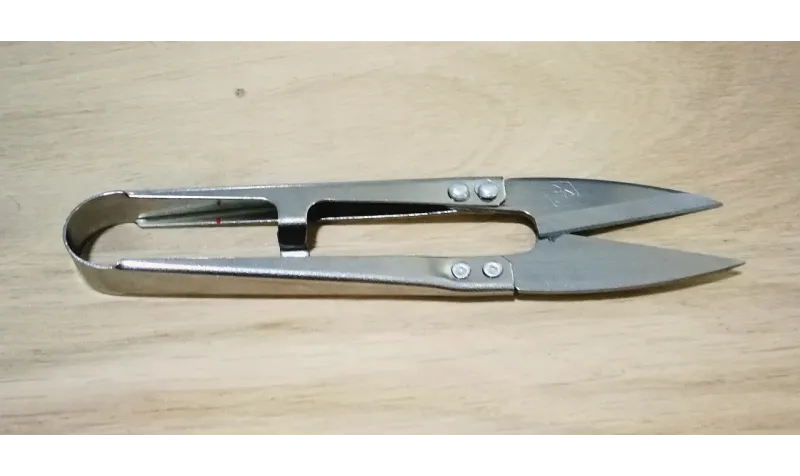 Tijera-Cutter Acero 10,8cms / Herramientas bisutería