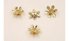 Colgante Flor 6 pétalos 15*5mm Baño Oro 18K 3 m. / Cuentas Metálicas de Baño Oro 3 Micras 18K