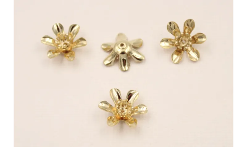 Colgante Flor 6 pétalos 15*5mm Baño Oro 18K 3 m.