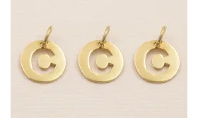 Colgante letra C 10mm Baño Oro 18K, 3Micras / Cuentas Metálicas de Baño Oro 3 Micras 18K