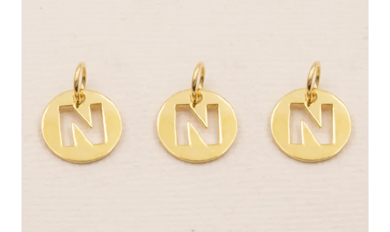 Colgante letra N 10mm Baño Oro 18K, 3Micras Colgante letra N 10mm Baño Oro 18K, 3Micras