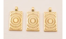 Colgante Sol labarado 20*11  Baño ORO 3M 24K / Cuentas Metálicas de Baño Oro 3 Micras 18K