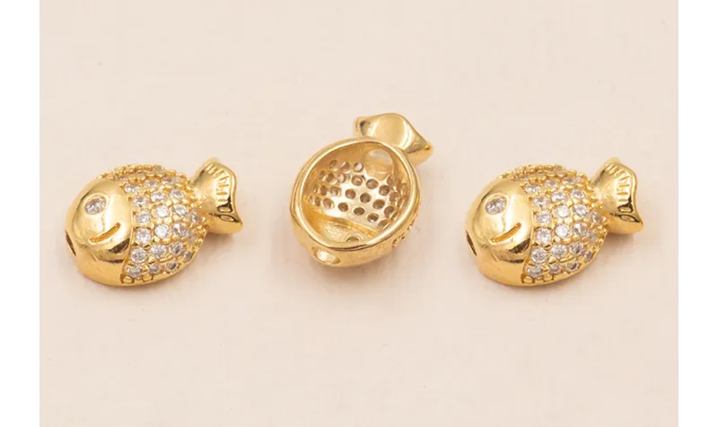 Entrepieza Pez con Brillos 12*8mm Baño ORO 18K 3M / Cuentas Metálicas de Baño Oro 3 Micras 18K