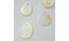 Lágrima 13*8mm /Cuentas de  Nacar 