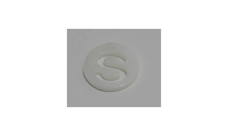 Letra calada 15mm Nacar S /Cuentas de  Nacar 