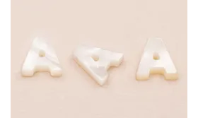 Letra Nacar A 10mm agujero horizontal superior /Cuentas de  Nacar 