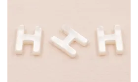 Letra Nacar H 10mm agujero horizontal superior /Cuentas de  Nacar 