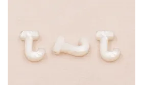 Letra Nacar J 10mm agujero horizontal superior /Cuentas de  Nacar 