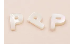 Letra Nacar P 10mm agujero horizontal superior /Cuentas de  Nacar 