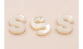 Letra Nacar S 10mm agujero horizontal superior /Cuentas de  Nacar 