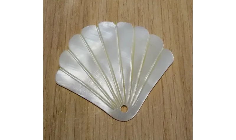 Concha triangular Nacar 42*50mm /Cuentas de  Nacar 