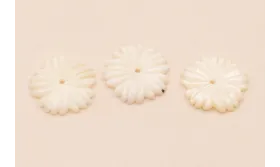 Flor Labrada Nacar de 17mm diámetro /Cuentas de  Nacar 