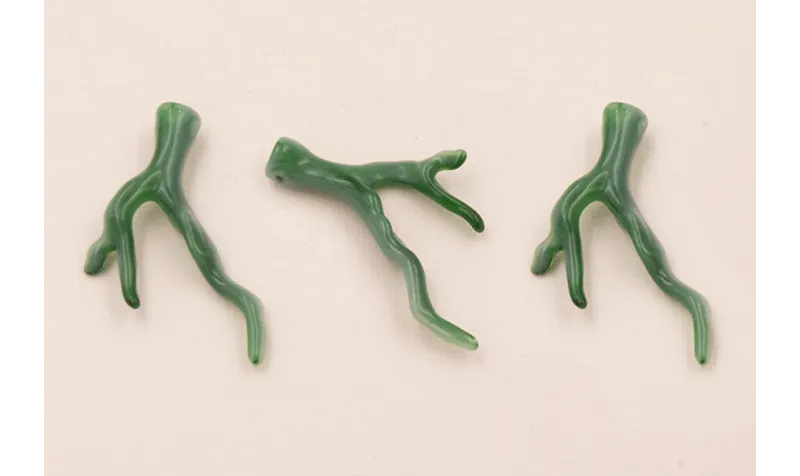 Rama Coral 50*35mm Veteado Verdoso /Cuentas de  Plástico / Resina 