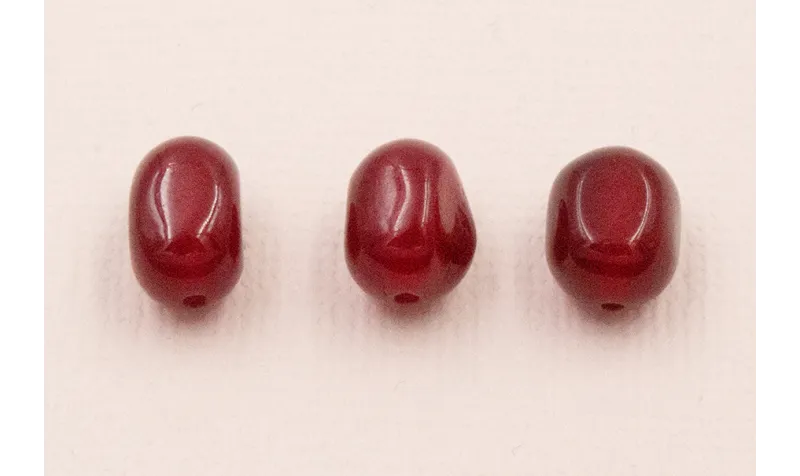 Ovalo Irregular Cuarzo 10*7*7 Color Granate / Semipreciosas de 