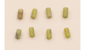 Ristra 38cms Microtubo de piedra 2*4mm verde / Semipreciosas de 