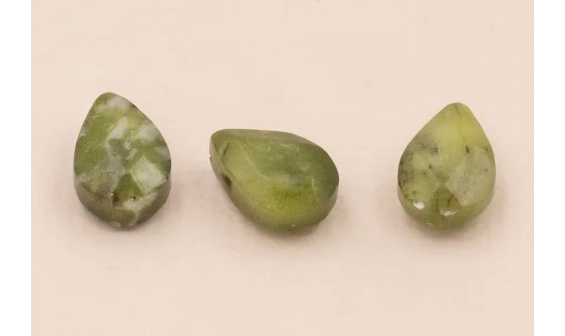 Gota Cuarzo facetado 10*6mm verde kaki / Semipreciosas de 