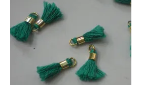 Micro pompon 10mm long. Color Esmerald /Cuentas de  Tela 