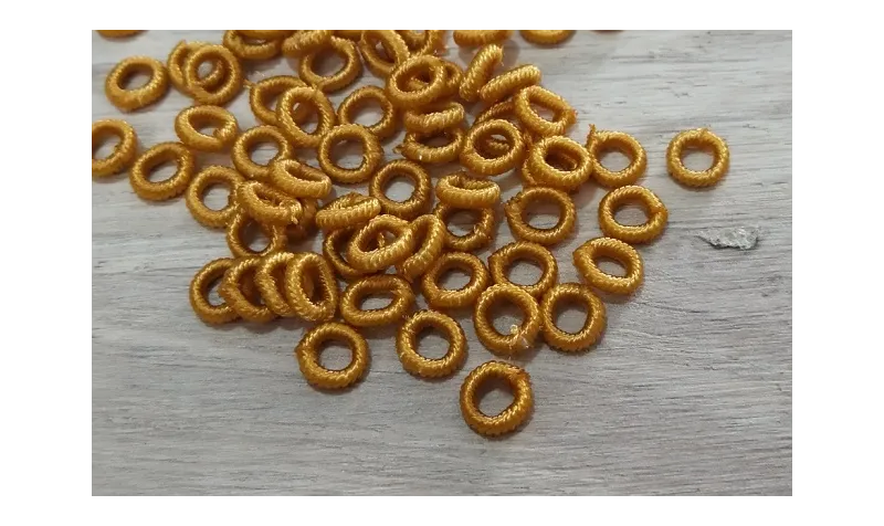 Aro Elástico 5mm. Agujero de 3mm. Mostaza /Cuentas de  Tela 