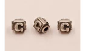 LETRA G 10*8mm / Cuentas Metálicas de Latón / Zamak