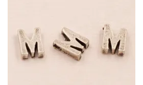 Letra M 7*6*2 P.Vieja / Cuentas Metálicas de Latón / Zamak