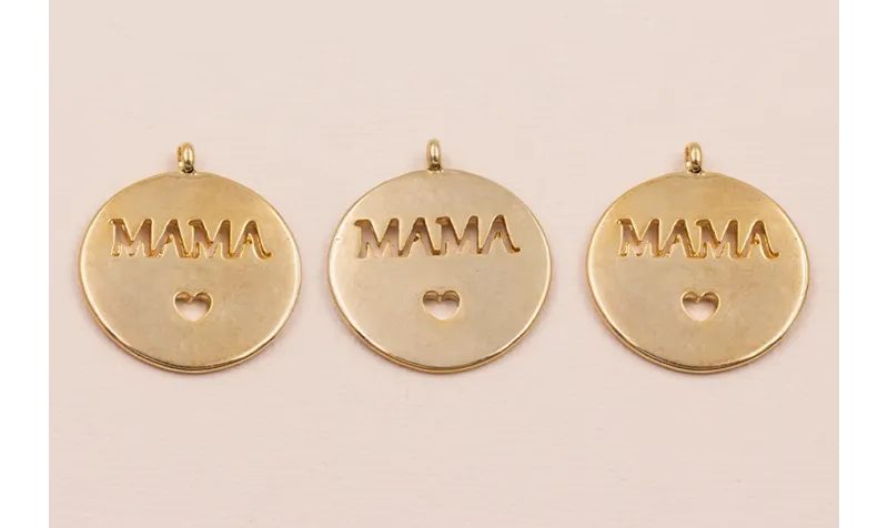 Chapa Mama con corazón Oro / Cuentas Metálicas de Latón / Zamak