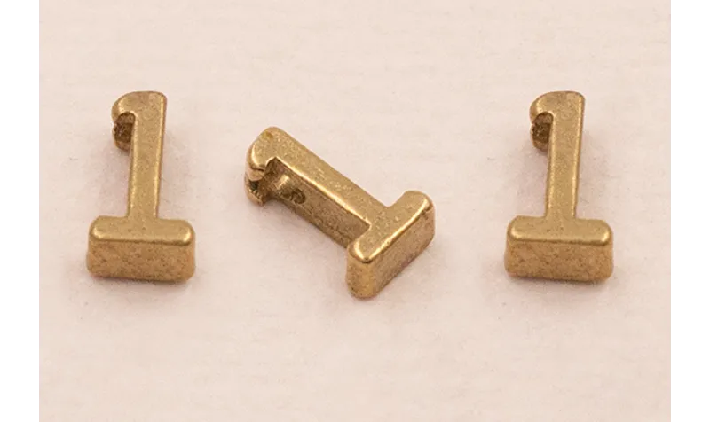 Pieza Número 1 7*6*2 Oro / Cuentas Metálicas de Latón / Zamak