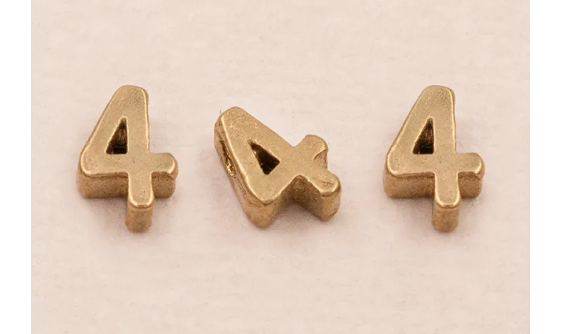 Pieza Número 4 7*6*2 Oro / Cuentas Metálicas de Latón / Zamak