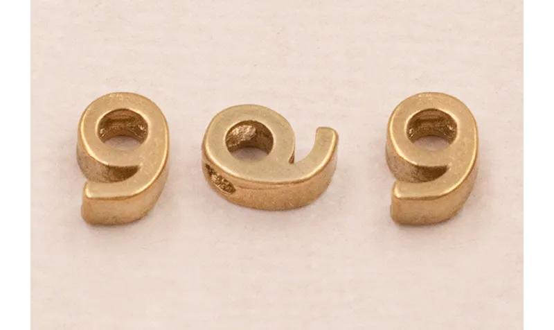 Pieza Número 9 7*6*2 Oro / Cuentas Metálicas de Latón / Zamak