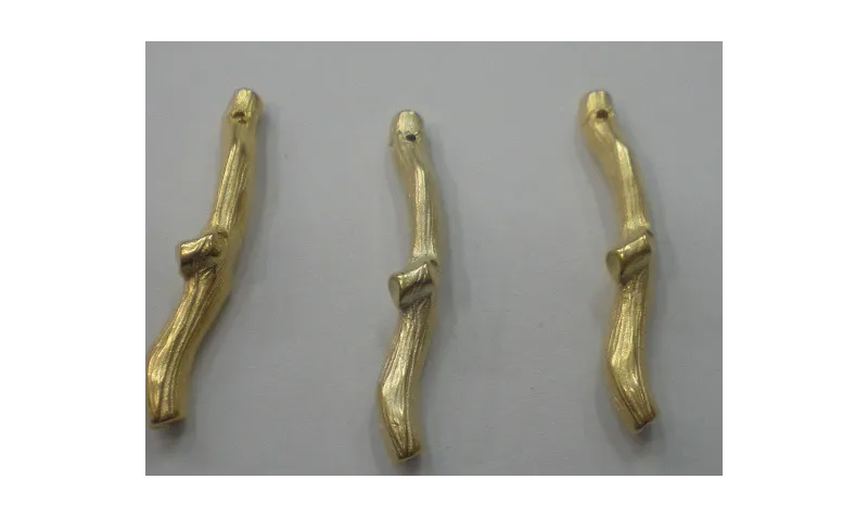 rama coral 30mm O.Mate / Cuentas Metálicas de Latón / Zamak