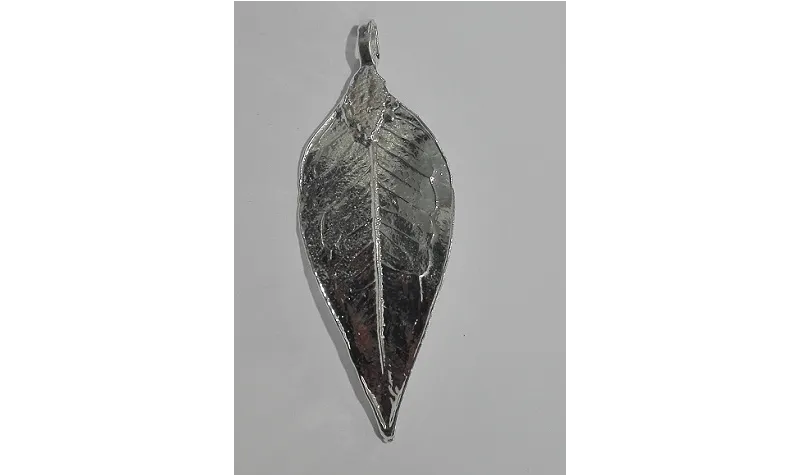 Hoja Natural Metalizada Plata 50*25mm Aprox / Cuentas Metálicas de Latón / Zamak