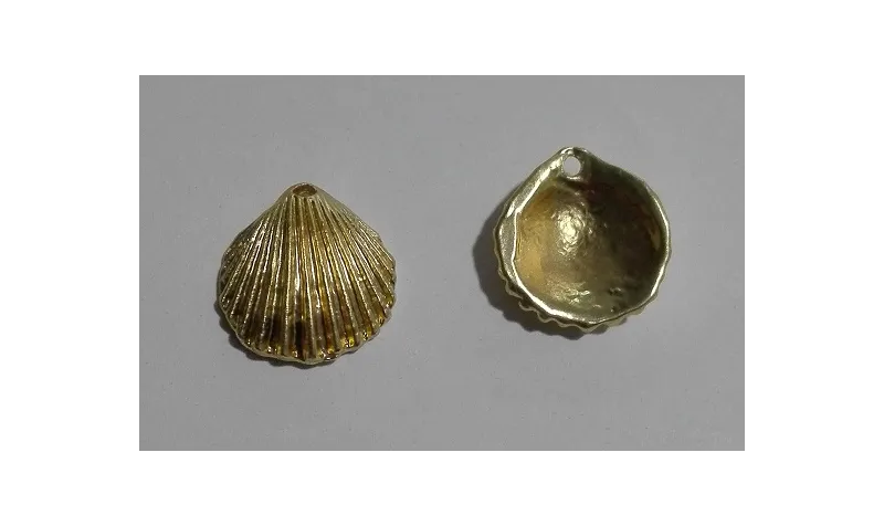 Colgante Concha 15*13mm Oro Mate / Cuentas Metálicas de Latón / Zamak