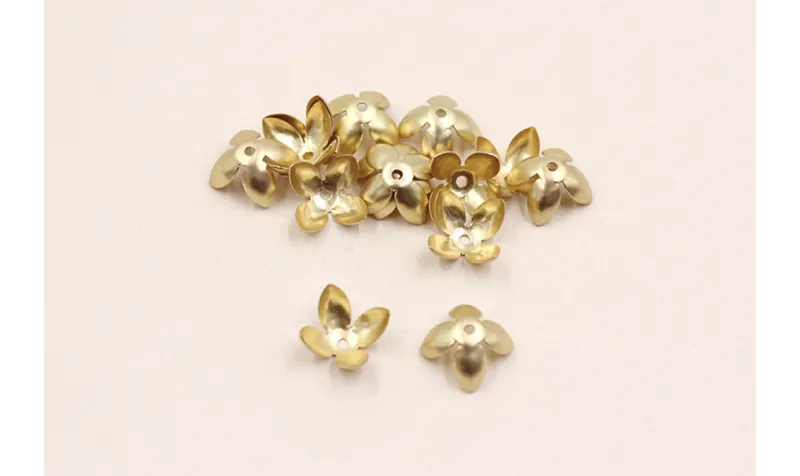 Flor 8mm *7mm alto Oro Mate / Cuentas Metálicas de Latón / Zamak