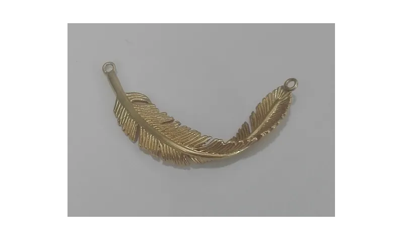 Hoja retorcida 45*9mm oro mate / Cuentas Metálicas de Latón / Zamak