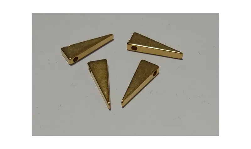 Colgante triángulo 6.7*19 oro mate / Cuentas Metálicas de Latón / Zamak