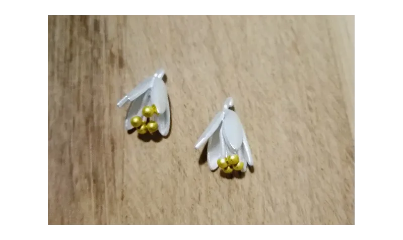 Colgante Flor 14*10mm Oro y Plara Mate / Cuentas Metálicas de Latón / Zamak