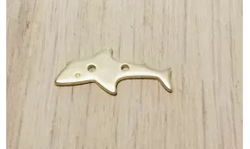 Tiburón dobre agujero 18mm long. Oro Mate / Cuentas Metálicas de Latón / Zamak