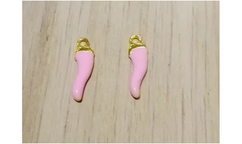 Colgante Pimiento 14mm Rosa +Oro / Cuentas Metálicas de Latón / Zamak