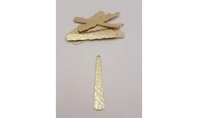 Colgante Lámina martilleada 34*6mm Oro Mate / Cuentas Metálicas de Latón / Zamak