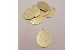 Colgante Lámina Ovalada Martilleada 21*17mm Oro M. / Cuentas Metálicas de Latón / Zamak