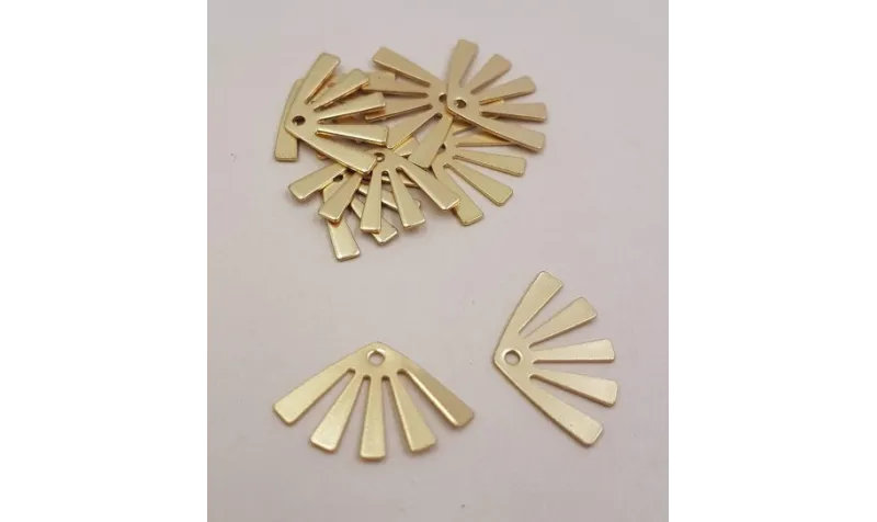 Pieza 5 rayos de Sol 20*12mm Oro Mate / Cuentas Metálicas de Latón / Zamak