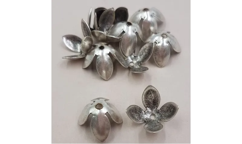 Flor 10mm *7mm alto Plata Vieja / Cuentas Metálicas de Latón / Zamak