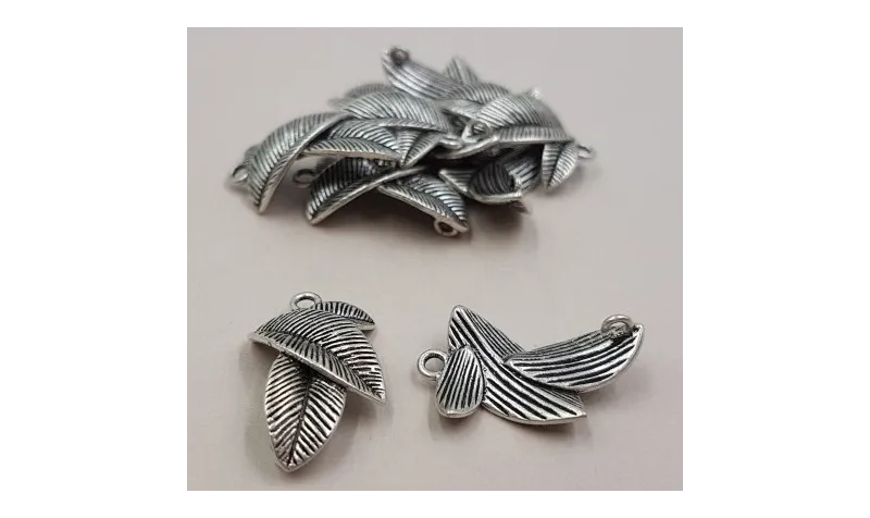 Trio de hojas 10.5*18 Plata Vieja / Cuentas Metálicas de Latón / Zamak