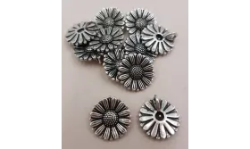 Flor 12*12 Plata Vieja / Cuentas Metálicas de Latón / Zamak