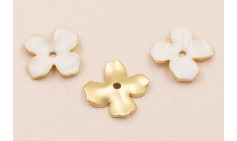 Pieza Flor 15mm esmaltada Blanca