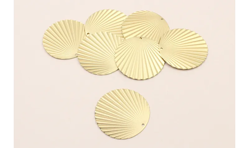 Disco ondulado 37mm Dorado Mate / Cuentas Metálicas de Latón / Zamak