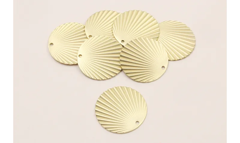 Disco ondulado 25mm Dorado Mate / Cuentas Metálicas de Latón / Zamak