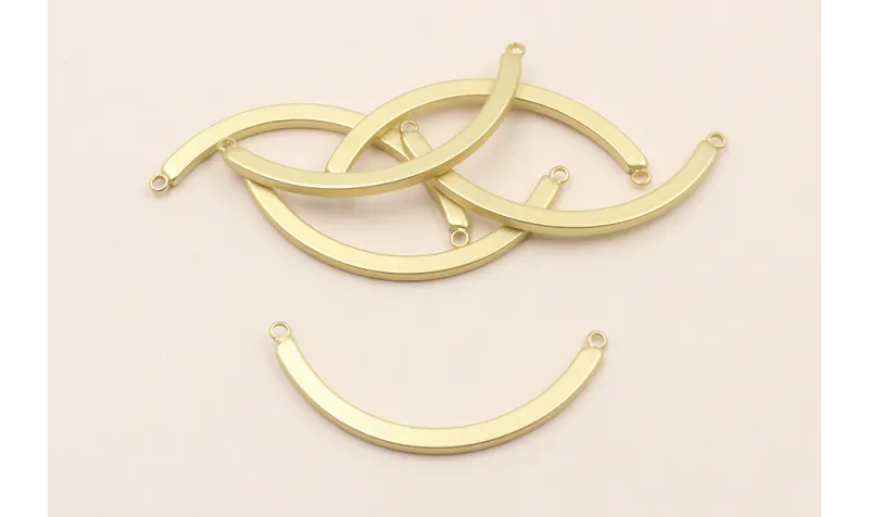 Pieza curvada de 35mm * 3*2mm Dorado Mate / Cuentas Metálicas de Latón / Zamak