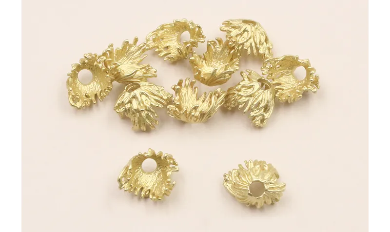 Casquilla despeinada 8*10*6mm Dorado Mate / Cuentas Metálicas de Latón / Zamak