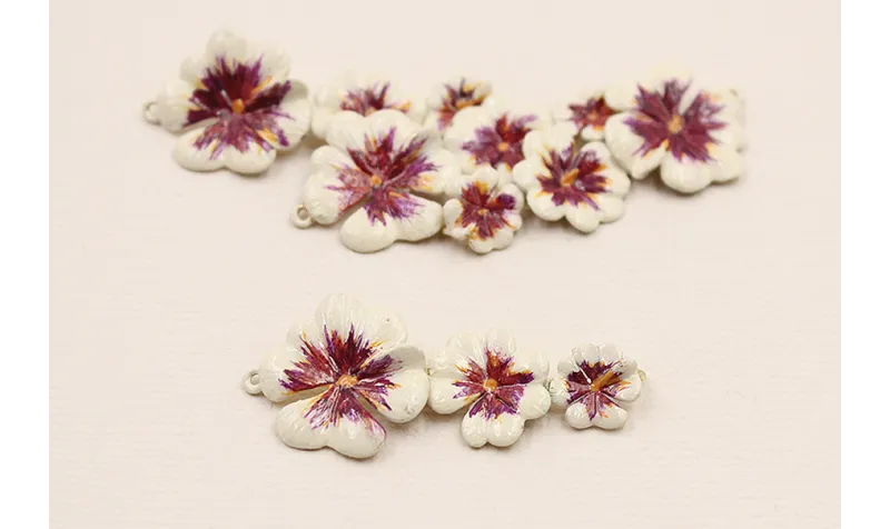 Pieza Trio Flores 12*40mm  Blanco, morado, naranja