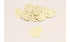 Gota 30*22mm con 8 agujeros Oro Mate satinado  / Cuentas Metálicas de Latón / Zamak